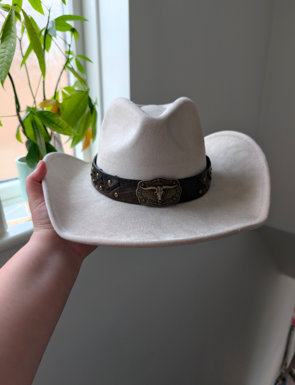 Beige pale cowboy cowgirl hat fancy dress bull